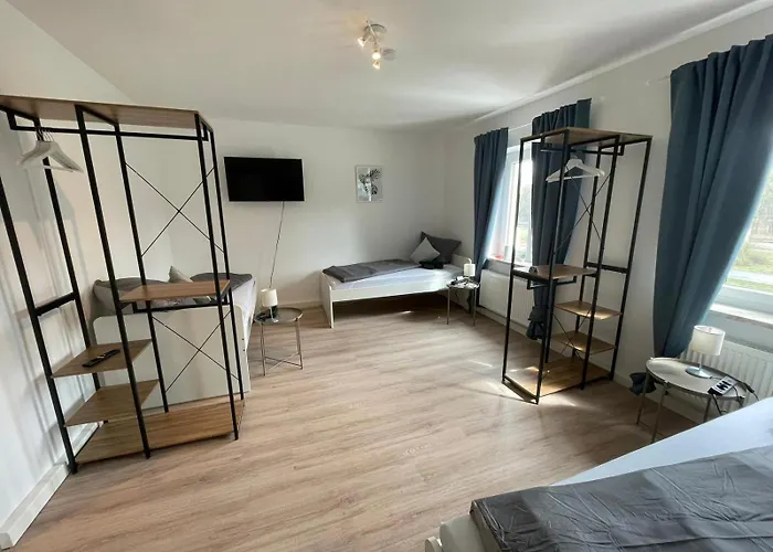 Hometonight Workers - In Appartement *